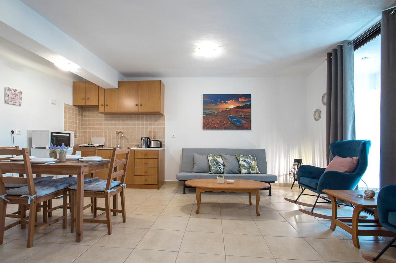 D & E Apartments Скиатос Екстериор снимка