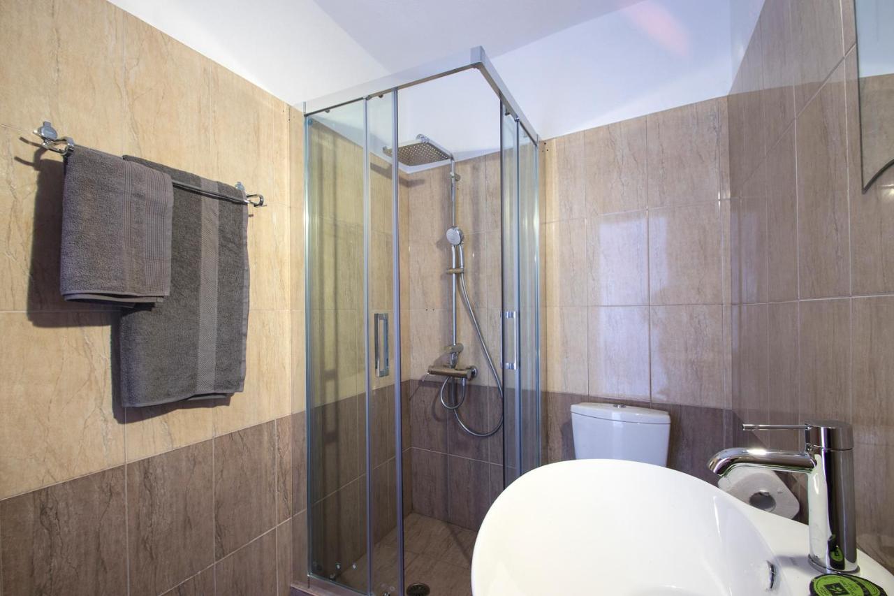 D & E Apartments Скиатос Екстериор снимка