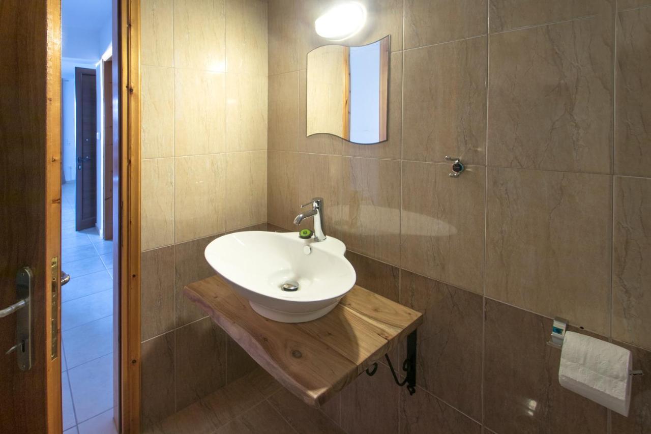 D & E Apartments Скиатос Екстериор снимка