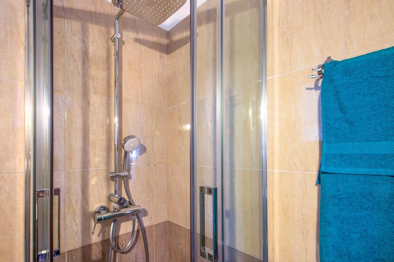 D & E Apartments Скиатос Екстериор снимка